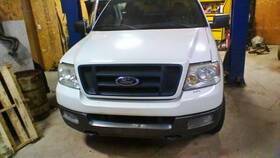 663.fd8k04 Ford Truck Tf150old 2004 Fuse Box Cabin 105249
