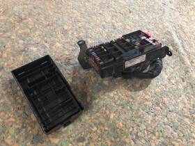 5c3t-14a067-be Ford Truck 663.fd8p05 05 F250 F350 Super Duty Used 6.0l 4x2 Dash Fuse Relay Box