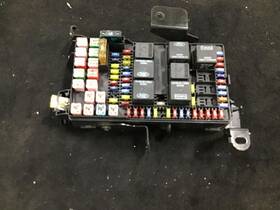 663.fd8s03 Ford Truck Excursion 2003 Fuse Box Cabin 446571
