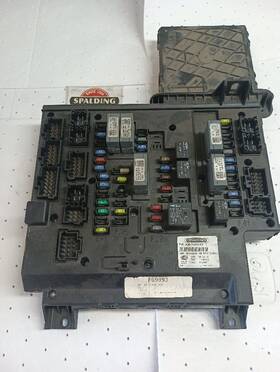 A06-75980-002 Freightliner 663.flhc13 Cascadia Sam Module Fuse Box 11123834