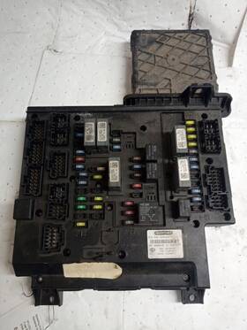 A06-75981-002 Freightliner 663.flhc15 Cascadia Sam Module Fuse Box 11493216