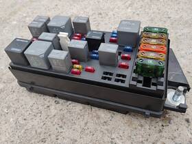 12176987 Gm 1998 1999 C5 Corvette Underhood Engine Fuse Block Power Distribution