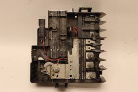 84646132 Gm Trucks 19-22 Chevy Silverado 1500 Positive Battery Terminal Power Distribution Box Oem