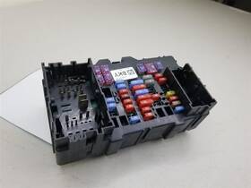 663.gm9d14 Gmc Truck Denali 2014 Fuse Box Cabin 9762607