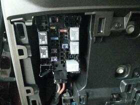 663.gm9n24 Gmc Truck Sierra250 2024 Fuse Box Cabin 104903331