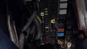 663.ho1f07 Honda Fit 2007 Fuse Box Cabin 580124