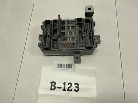 663.ho1n10 Honda 2010 Accord Sedan Ex-l 2.4l A/t Interior Cabin Fuse Box Oem