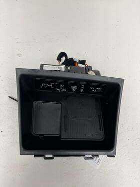 84630-cw510 Hyundai 2025 Tucson Oem Center Console Charging Station Wireless Charger Tray