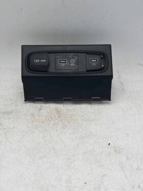 84630s2020 Hyundai 19-20 Santa Fe Center Console Rear Control Switch Panel Oem