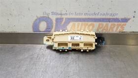 91940s1040 Hyundai 21 2021 Santa Fe Interior Cabin Power Junction Fuse Box