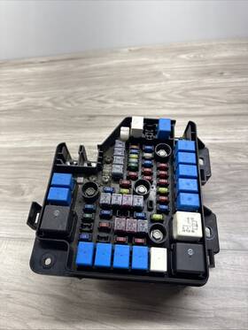 919502b100 Hyundai 2007-2012 Santa Fe Fuse Module Box