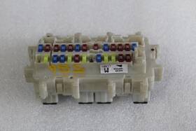 663.in1q17 Infiniti 2014 2015 2016 2017 Q70 Dash Fuse Relay Box 3.7l Rwd