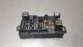 Gx53-14n030-ac Jaguar 16 2016 F Type R Oem Cabin Fuse Box