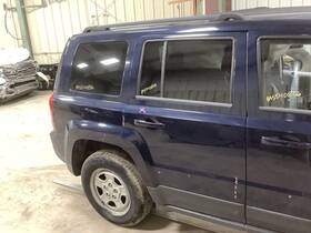 663.ch9115 Jeep/plymouth Truck Patriot 2015 Fuse Box Cabin 4173368