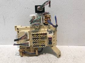 663.le1201 Lexus 99 00 01 02 03 Rx300 Cabin Interior Fuse Box Relay Junction Block Oem