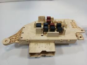 663.le1400 Lexus 2000 Lx470 Interior Cabin Under Dash Fuse Relay Junction Box 11376386