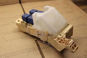 663.le1t96 Lexus 1995 1996 1997 Ls400 Left Driver Side Dash Fuse Relay Box
