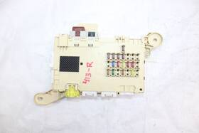 8273024031 Lexus 2007 Sc430 Z40 Conv #413 Right Passenger Junction Block Fuse Box 06-10