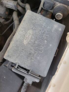 646-01191 Lincoln Fuse Box Engine 117.7 Inch Wb Fits 02 And Town Car 765821