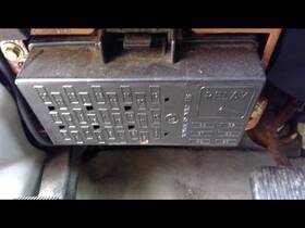 663.fd2u02 Lincoln Town Car 2002 Fuse Box Cabin 535819