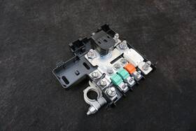 670105054 Maserati Motors Rear Battery Multifunction Ecu Fuse Oem Ghibli M157 2019