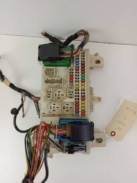 663.mz1k08 Mazda 3 2008 Fuse Box Cabin