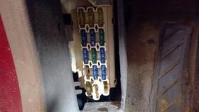 663.mz1v95 Mazda Mx-6 1995 Fuse Box Cabin 552608