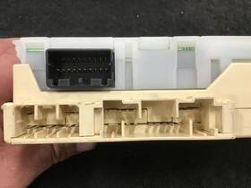 663.mz1v96 Mazda Mx-6 1996 Fuse Box Cabin 441616