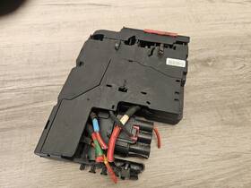 2075401850 Mercedes-benz 2012 C-class W204 Positive Battery Junction Jump Post Box