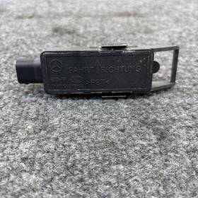 A2118701310 Mercedes-benz 2118701310 New Mb S W221 Sunlight Sensor Oem