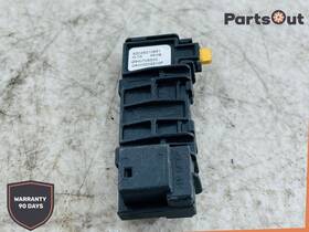 A2048210851 Mercedes-benz 2010 - 2013 E Class W212 Sensor Rain Windshield Mounted Unit Oem