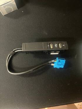 A2228200915 Mercedes Benz Socket Usb S-class W222 05.13-