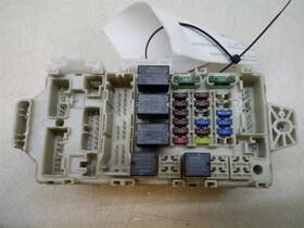 663.ms1506 Mitsubishi 2006 Entourage Fuse Box Oem Used Tested 5112-0428 Check Part #
