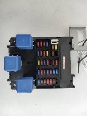 663.da1204 Nissan 2004 Pathfinder Platinum Fuse Cabin Box