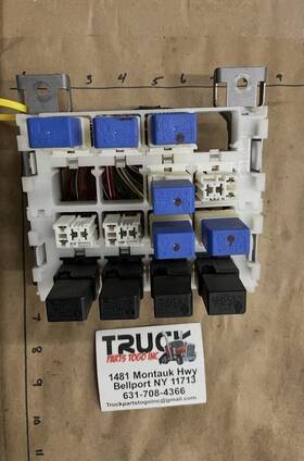 7145-5620-xa1 Nissan Ud Cabin Interior Fuse Relay Junction Box Used P/n