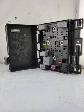 663.gm2h06 Pontiac Interior Cabin Fuse Box From 06 2006 G6 15245806