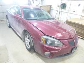 663.gm2r04 Pontiac Grand Pri 2004 Fuse Box Cabin 1638787