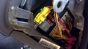 663.gm2r06 Pontiac Grand Pri 2006 Fuse Box Cabin 583701