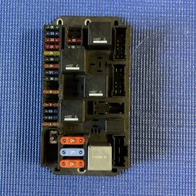 Bh4214n030aa Range Rover 2011 L322 Rear Trunk Fuse Box Power Junction Oem
