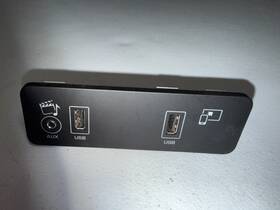 Dh22-19c166-ab Range Rover 2016 Land Lr4 Auxiliary Usb Audio Input Trim Panel