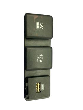Fk72045b49 Range Rover 2018 Land Discovery Sport L550 Oem Rear 5v 12v And Usb Charging Panel