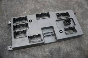 M8e214f041da Range Rover Dash Panel Fuse Box Body Control Module Lr180693 Land Defender L663 2023