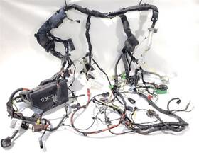 648.rv1419 Rover 2019 Discovery Sport Oem Engine Bay Wiring Harness With Fusebox 3 Broken