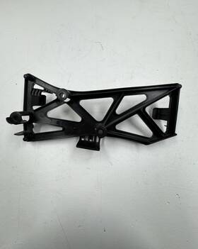 1077423-00-b Tesla 2015-21 Model X Body Comfort Control Unit Bracket