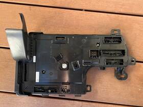 1078673-00-k Tesla Model 3 Left Low Voltage Body Control Module