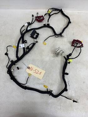 1101938-00-m Tesla 1101938-00-j 2017-2019 Model 3 Battery Wire Harness Plugs 526 B86