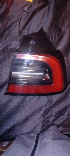1502087-00-b Tesla P Lamp Assy Rh Bodyside