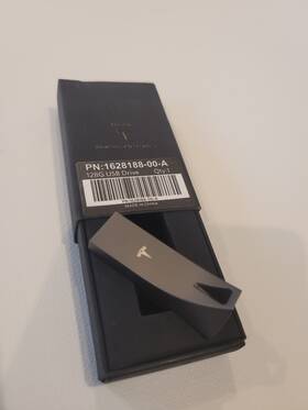 Tesla 1628188-00-a New 128gb Usb Drive For Model Y S 3 X