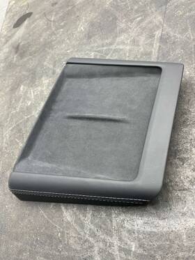 Tesla 176181000d 2024-2026 Model 3 Front Console Wireless Phone Charger With Trim Broken Tab