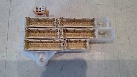 663.to1209 Toyota 2009 09 Sienna Junction Fuse Box Under Dash 109172